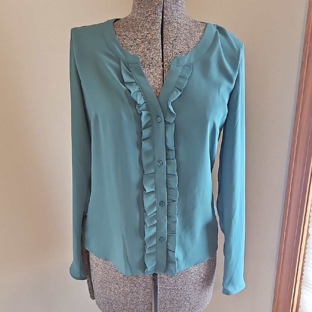 Candie's button down ruffle blouse